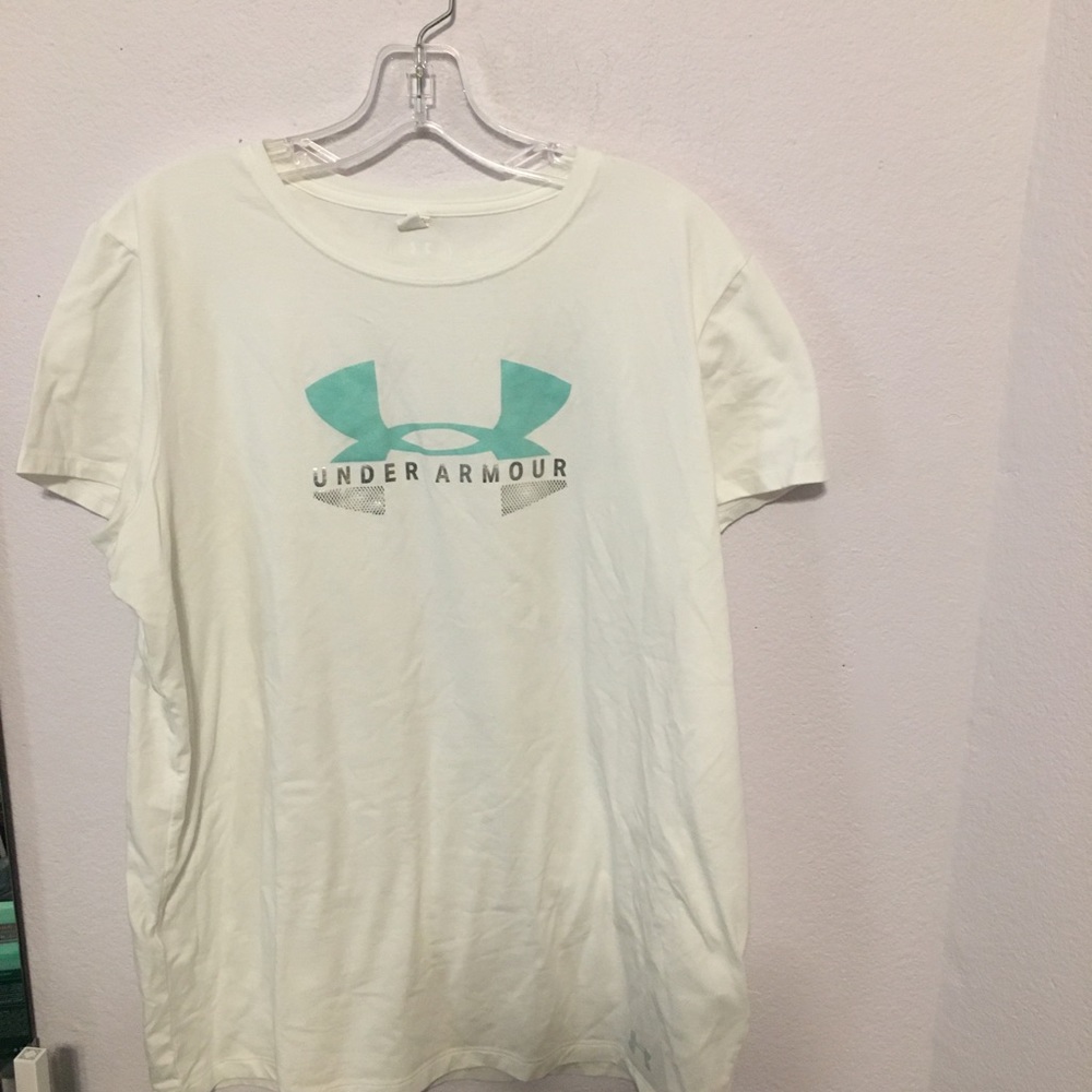 A nice loose fit, heat Gear  XL Under Armour  T-shirt.